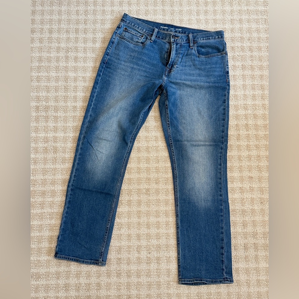 Old navy men’s straight jeans flex 34x32. NWOT.